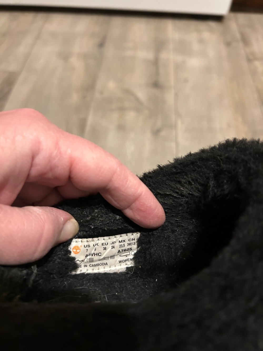 Timberland Women's Black Fleece-Lined Winter Slip-Ons - Picture 10 of 14